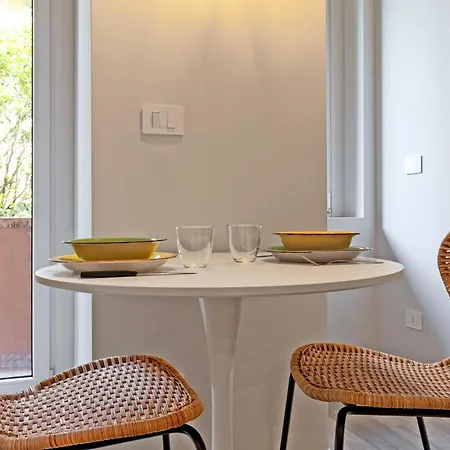 アパート Il Blu Monolocale Contemporaneo E Balcone ベルガモ