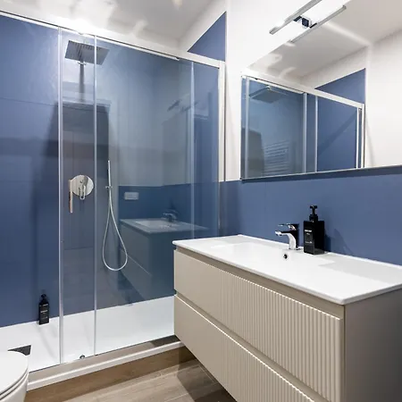 Il Blu Monolocale Contemporaneo E Balcone アパート
