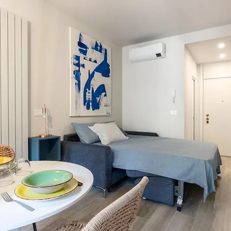 アパート Il Blu Monolocale Contemporaneo E Balcone ベルガモ