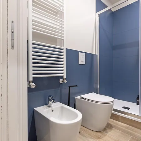 Il Blu Monolocale Contemporaneo E Balcone * ベルガモ