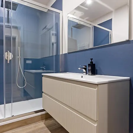 Il Blu Monolocale Contemporaneo E Balcone アパート